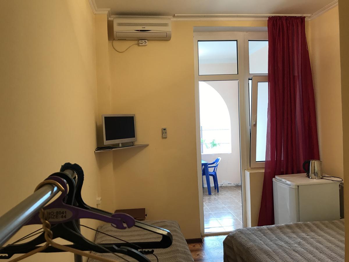 Davel Hotel Gagra Bagian luar foto