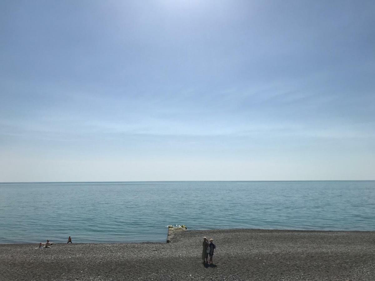 Davel Hotel Gagra Bagian luar foto