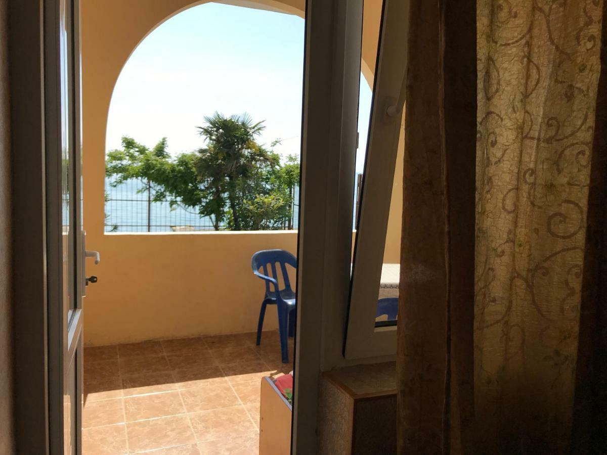 Davel Hotel Gagra Bagian luar foto