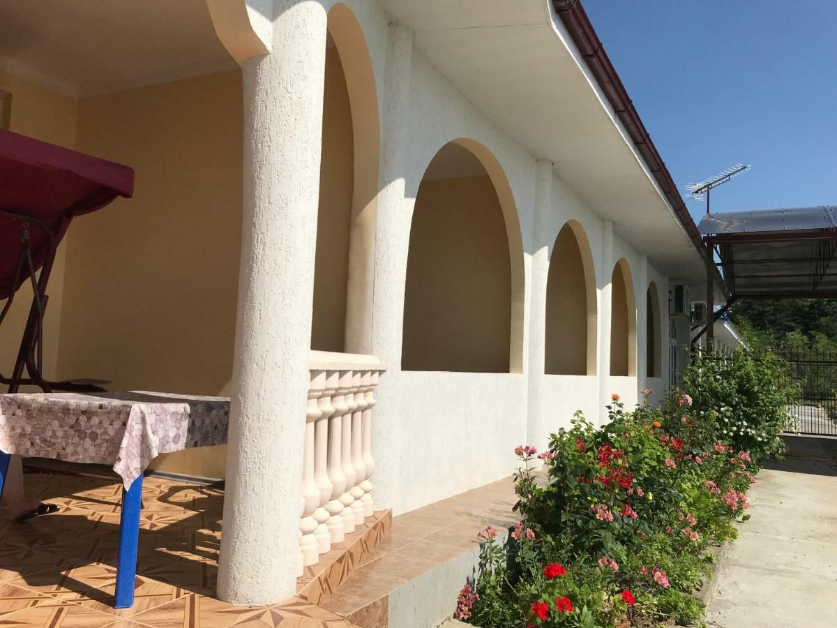 Davel Hotel Gagra Bagian luar foto