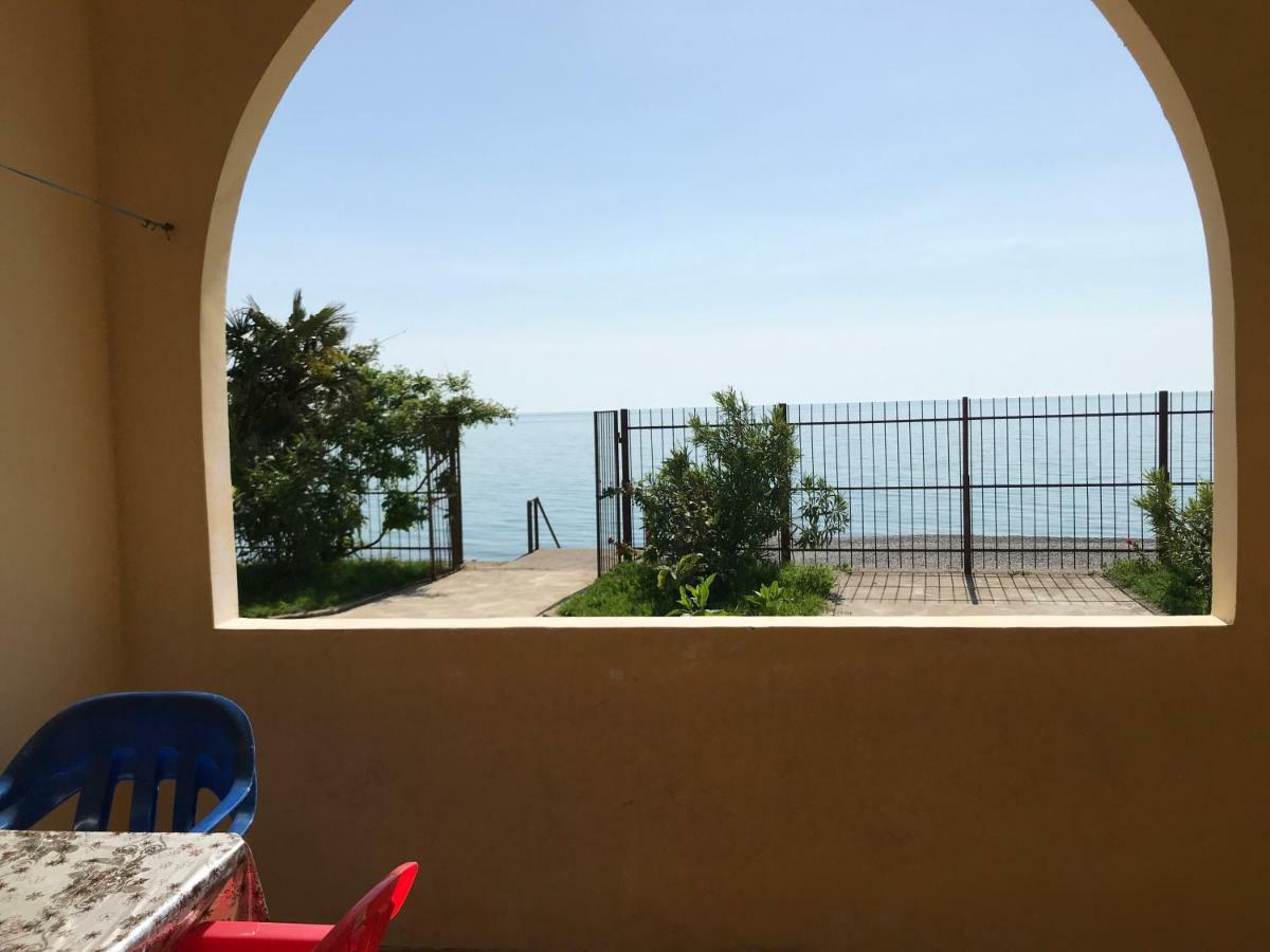 Davel Hotel Gagra Bagian luar foto